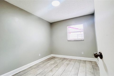 House in Apopka, Florida 3 bedrooms, 88.63 sq.m. № 1805097 - photo 17