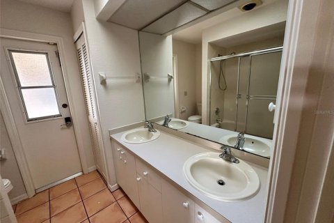 Снять в аренду виллу или дом в Лейк Сази, Флорида 1 комната, 196.95м2, № 1826854 - фото 16