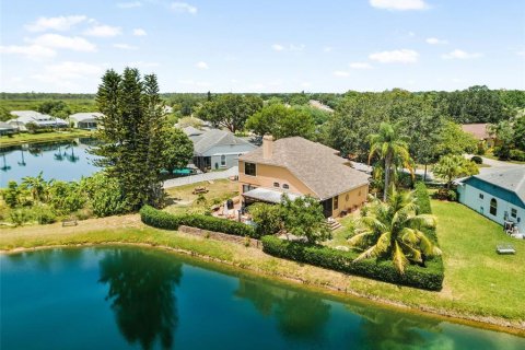 Villa ou maison à louer à Bradenton, Floride: 4 chambres, 193.24 m2 № 2425358 - photo 3
