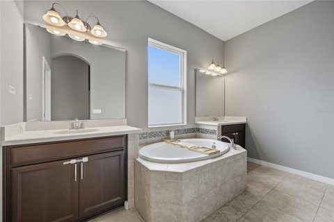 Casa en venta en Orlando, Florida, 4 dormitorios, 304.91 m2 № 1901886 - foto 18