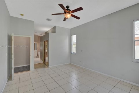 Купить виллу или дом в Пемброк-Пайнс, Флорида 4 спальни, 190.82м2, № 1921183 - фото 22