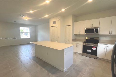 Casa en alquiler en Florida City, Florida, 3 dormitorios, 127.83 m2 № 1877651 - foto 5