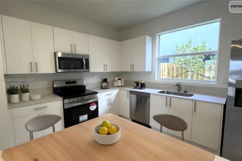 Casa en alquiler en Florida City, Florida, 3 dormitorios, 127.83 m2 № 1877651 - foto 6