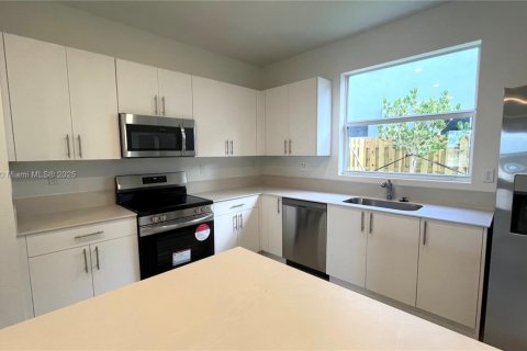 Casa en alquiler en Florida City, Florida, 3 dormitorios, 127.83 m2 № 1877651 - foto 7