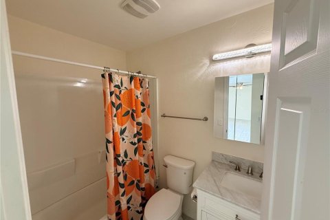 Villa ou maison à louer à Englewood, Floride: 2 chambres, 90.3 m2 № 2224765 - photo 6