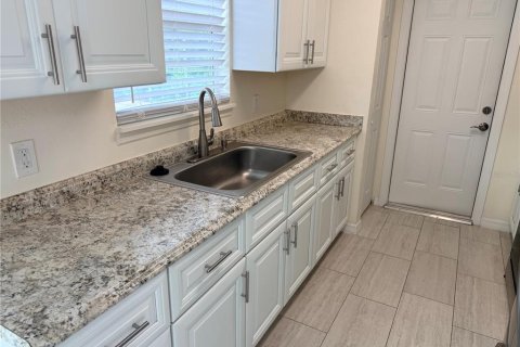 Villa ou maison à louer à Englewood, Floride: 2 chambres, 90.3 m2 № 2224765 - photo 9