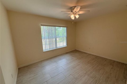 Villa ou maison à louer à Englewood, Floride: 2 chambres, 90.3 m2 № 2224765 - photo 5