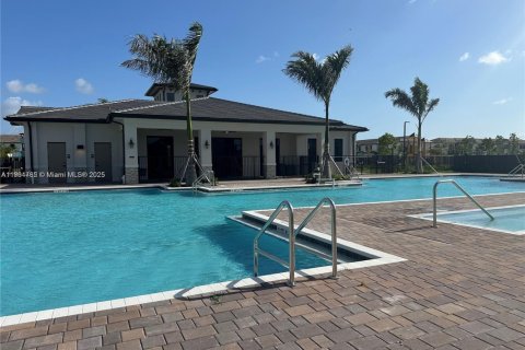 Adosado en alquiler en Homestead, Florida, 3 dormitorios, 123.37 m2 № 1956515 - foto 1