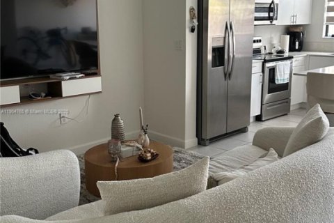 Adosado en alquiler en Homestead, Florida, 3 dormitorios, 123.37 m2 № 1956515 - foto 2