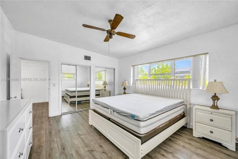 Condo in North Miami Beach, Florida, 1 bedroom  № 2076598 - photo 20