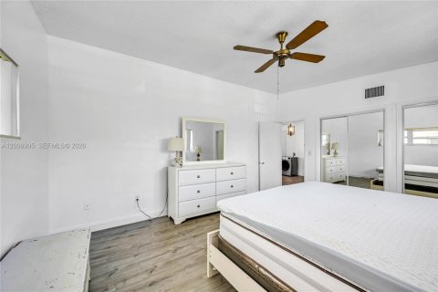 Condo in North Miami Beach, Florida, 1 bedroom  № 2076598 - photo 21