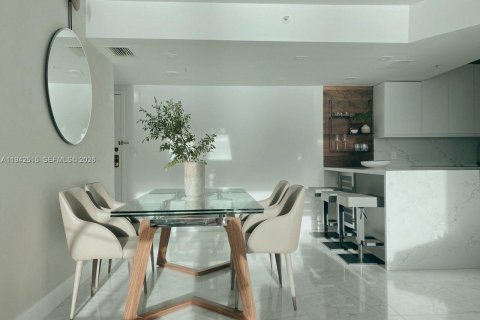 Снять в аренду кондоминиум в Майами, Флорида 2 спальни, 89.19м2, № 1999675 - фото 3