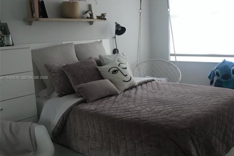 Снять в аренду кондоминиум в Майами, Флорида 2 спальни, 89.19м2, № 1999675 - фото 2