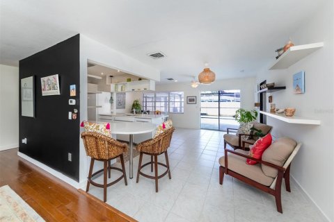 House in Venice, Florida 3 bedrooms, 168.06 sq.m. № 1529673 - photo 10