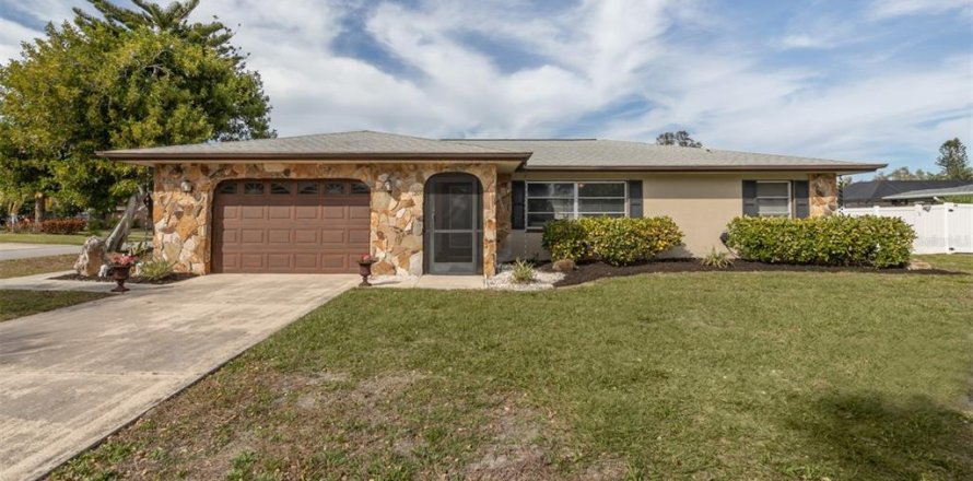 House in Venice, Florida 3 bedrooms, 168.06 sq.m. № 1529673