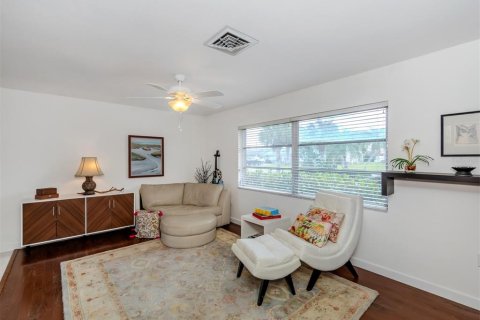 House in Venice, Florida 3 bedrooms, 168.06 sq.m. № 1529673 - photo 8