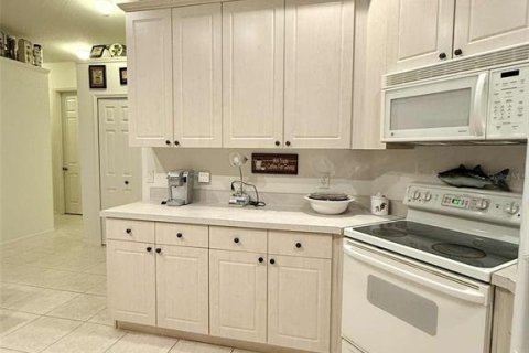 House in Kissimmee, Florida 4 bedrooms, 213.49 sq.m. № 1796886 - photo 15