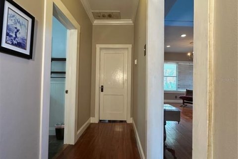 House in Tampa, Florida 2 bedrooms, 111.11 sq.m. № 2334194 - photo 5