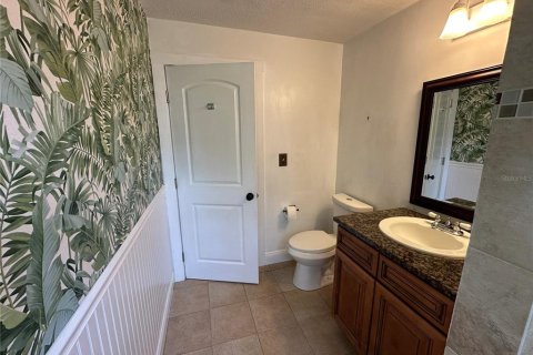 House in Tampa, Florida 2 bedrooms, 111.11 sq.m. № 2334194 - photo 15