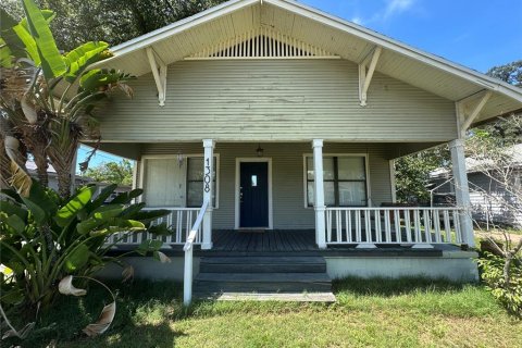 House in Tampa, Florida 2 bedrooms, 111.11 sq.m. № 2334194