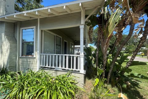 House in Tampa, Florida 2 bedrooms, 111.11 sq.m. № 2334194 - photo 4