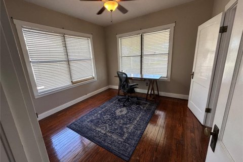House in Tampa, Florida 2 bedrooms, 111.11 sq.m. № 2334194 - photo 9