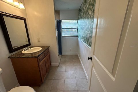 House in Tampa, Florida 2 bedrooms, 111.11 sq.m. № 2334194 - photo 17