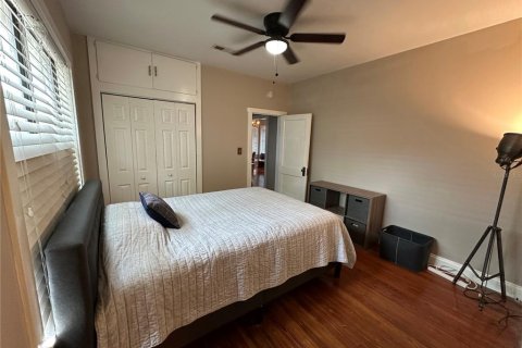 House in Tampa, Florida 2 bedrooms, 111.11 sq.m. № 2334194 - photo 24