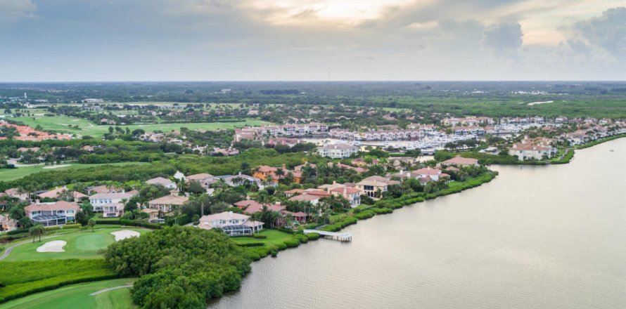 House in Vero Beach, Florida 4 bedrooms, 343.92 sq.m. № 844188