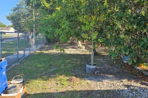 Casa en venta en Miami, Florida, 4 dormitorios, 167.5 m2 № 2035262 - foto 4