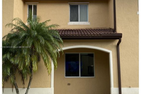 Adosado en alquiler en Homestead, Florida, 2 dormitorios, 122.07 m2 № 1799028 - foto 1