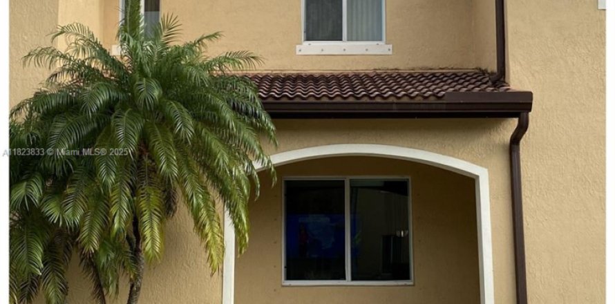 Touwnhouse à Homestead, Floride 2 chambres, 122.07 m2 № 1799028