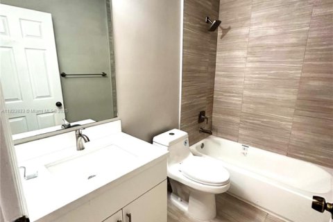 Adosado en alquiler en Homestead, Florida, 2 dormitorios, 122.07 m2 № 1799028 - foto 18