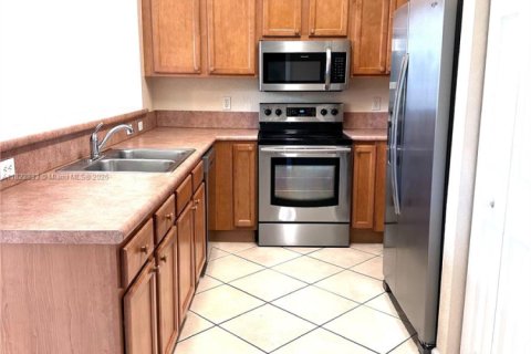 Adosado en alquiler en Homestead, Florida, 2 dormitorios, 122.07 m2 № 1799028 - foto 6