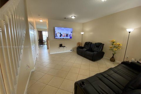 Adosado en alquiler en Homestead, Florida, 2 dormitorios, 122.07 m2 № 1799028 - foto 2