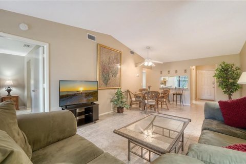 Condo in Sarasota, Florida, 2 bedrooms № 2116759 - photo 11
