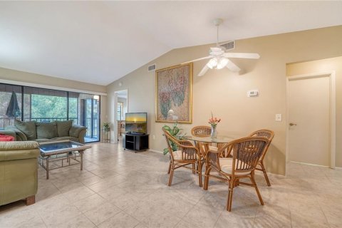 Condo in Sarasota, Florida, 2 bedrooms № 2116759 - photo 5