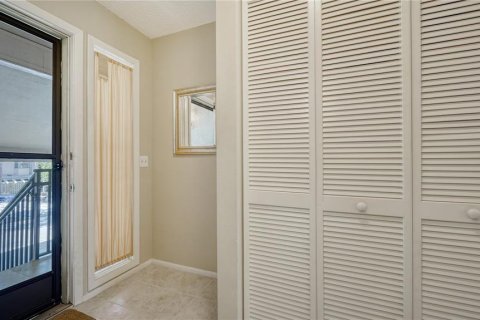 Condo in Sarasota, Florida, 2 bedrooms № 2116759 - photo 3