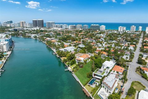 Terreno en venta en Surfside, Florida № 1981854 - foto 6