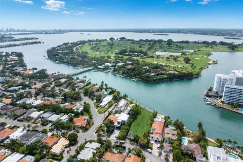 Terreno en venta en Surfside, Florida № 1981854 - foto 3