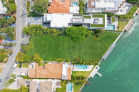Terreno en venta en Surfside, Florida № 1981854 - foto 12