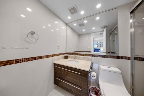 Condominio en venta en Hollywood, Florida, 1 dormitorio, 81.2 m2 № 2012202 - foto 19