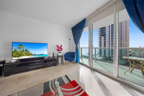 Condominio en venta en Hollywood, Florida, 1 dormitorio, 81.2 m2 № 2012202 - foto 3