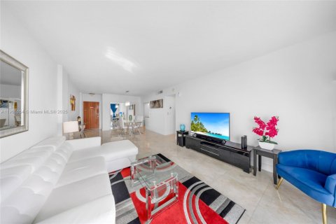 Condominio en venta en Hollywood, Florida, 1 dormitorio, 81.2 m2 № 2012202 - foto 5