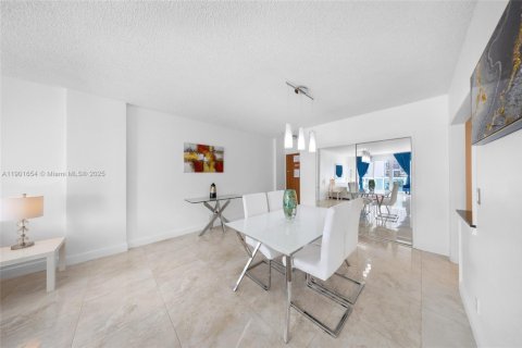 Condominio en venta en Hollywood, Florida, 1 dormitorio, 81.2 m2 № 2012202 - foto 7