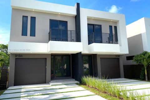 Townhouse in Fort Lauderdale, Florida 3 bedrooms № 1825784 - photo 2