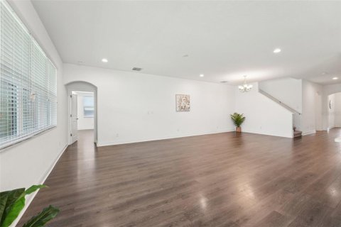 House in Lutz, Florida 5 bedrooms, 310.01 sq.m. № 2155927 - photo 8