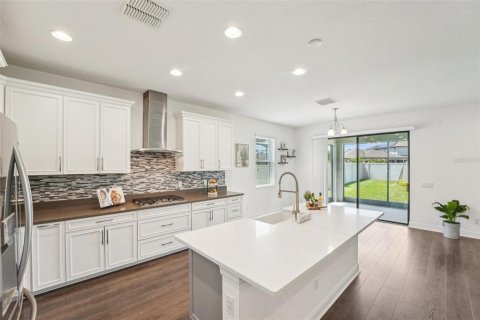 House in Lutz, Florida 5 bedrooms, 310.01 sq.m. № 2155927 - photo 17