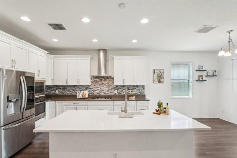 House in Lutz, Florida 5 bedrooms, 310.01 sq.m. № 2155927 - photo 16