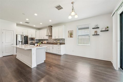 House in Lutz, Florida 5 bedrooms, 310.01 sq.m. № 2155927 - photo 11